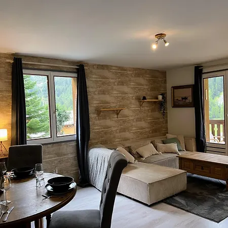 Bright And Spacious With Balcony * Tignes